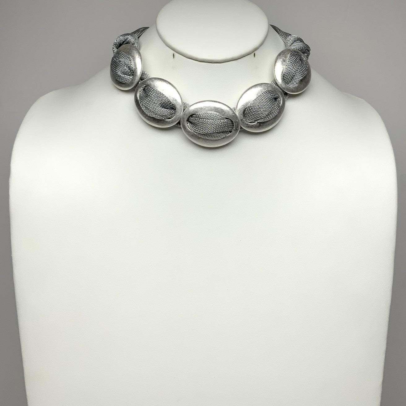 Oval Mesh Necklace Available in 2 colors