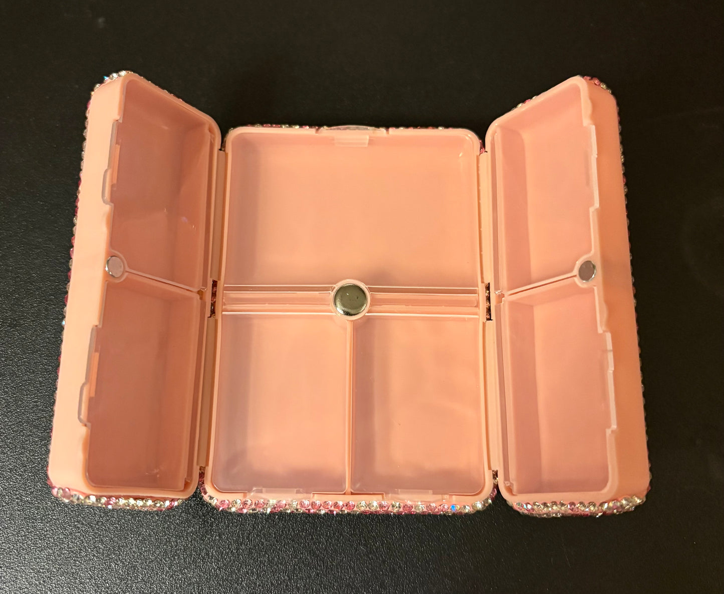Bling Bling! Organizer for pills, vitamins, supplements or other items! 7 Compartments