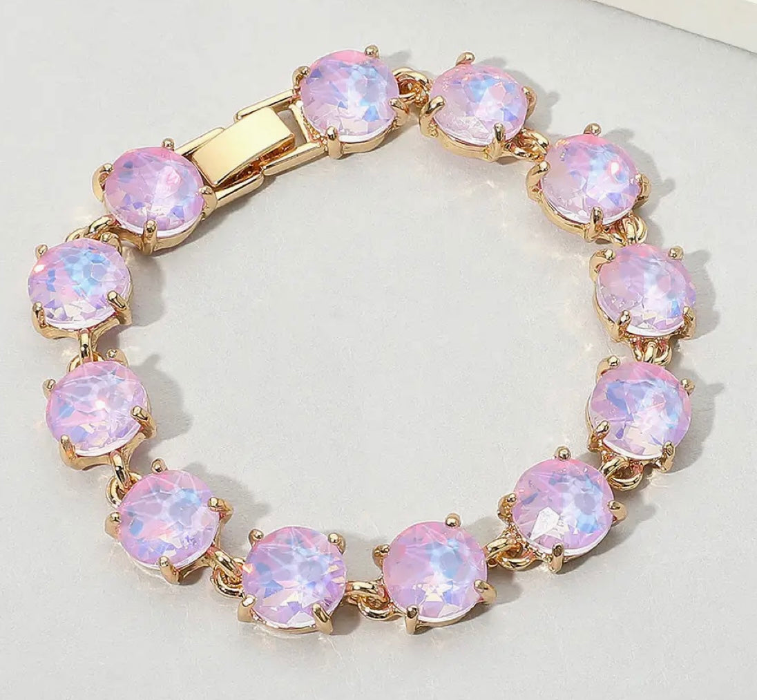 Bracelet - Round Cushion Cut Crystal Glass & Linked with clasp in gold - lavender opal