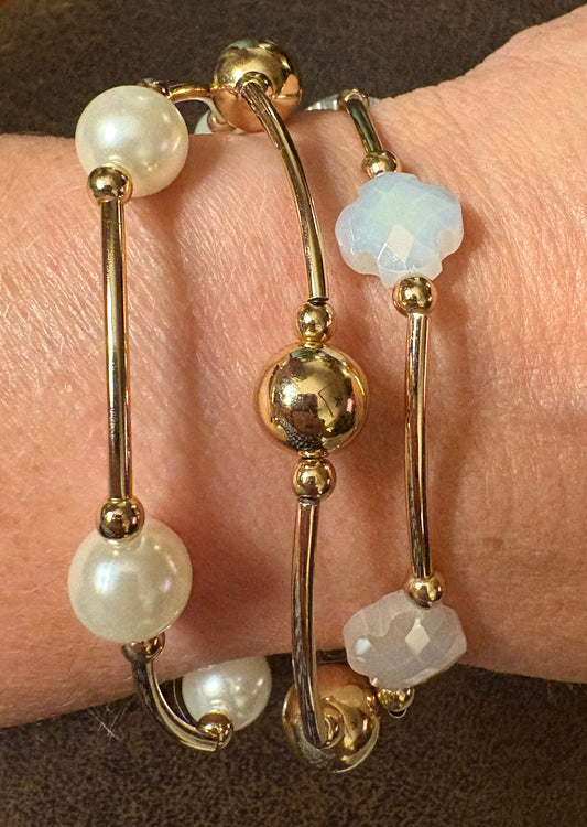 Bracelet - set of 3 beaded link with gold, crystal clover and pearl stretch