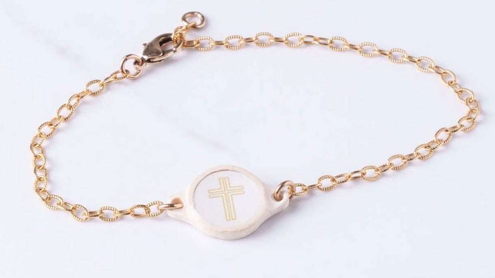Tap to Pray™ Survivor Series NFC Cross Bracelet – 14K Gold-Plated Vanilla Cross