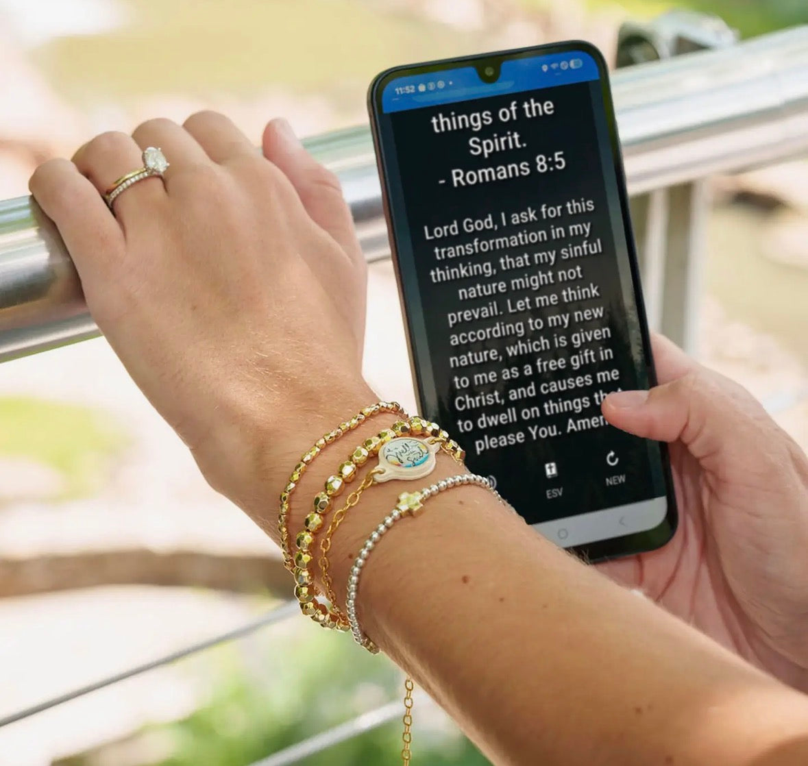 Tap to Pray™ Survivor Series NFC Cross Bracelet – 14K Gold-Plated Vanilla Cross