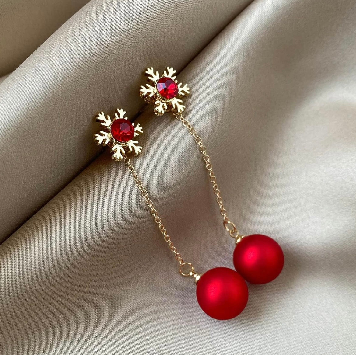 Dangle Gift Snowflake Long Stud Tassel Jewelry Earrings with red pearl and red rhinestone