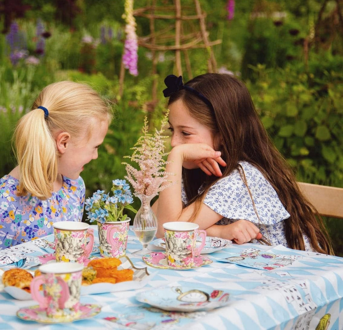 Talking Tables Truly Alice - Alice in Wonderland Mad Hatter Party Cup Set with Handle and Saucers in 3 Designs for a Tea Party or Birthday