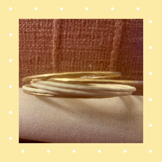 Set of 6 Line Hammered Bangle Bracelets - Gold/Cream