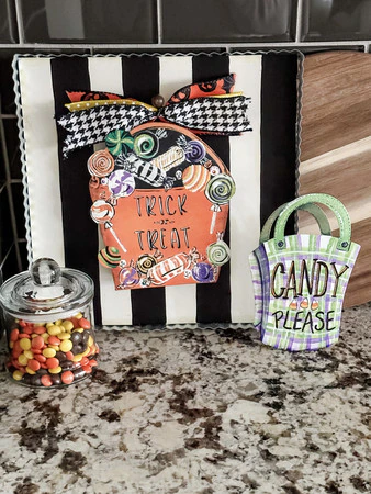 Decor RTC - Black & White Striped Gallery Display Board