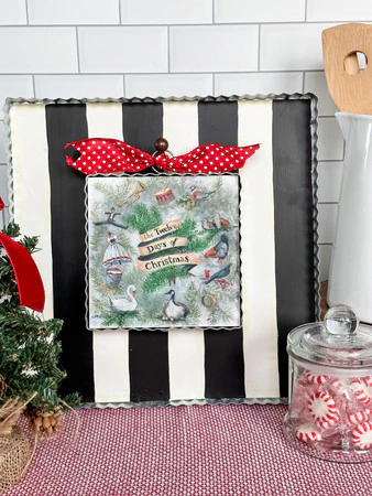 Decor RTC - Black & White Striped Gallery Display Board