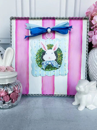 Decor - RTC Mini Scallop Bunny In Boxwood Wreath