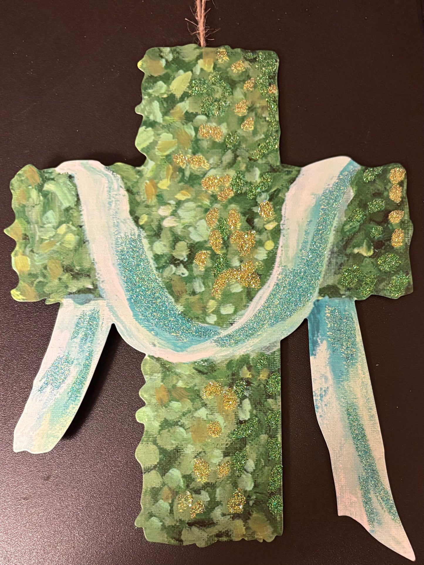Decor - RTC Gallery Boxwood Cross available in 3 colors