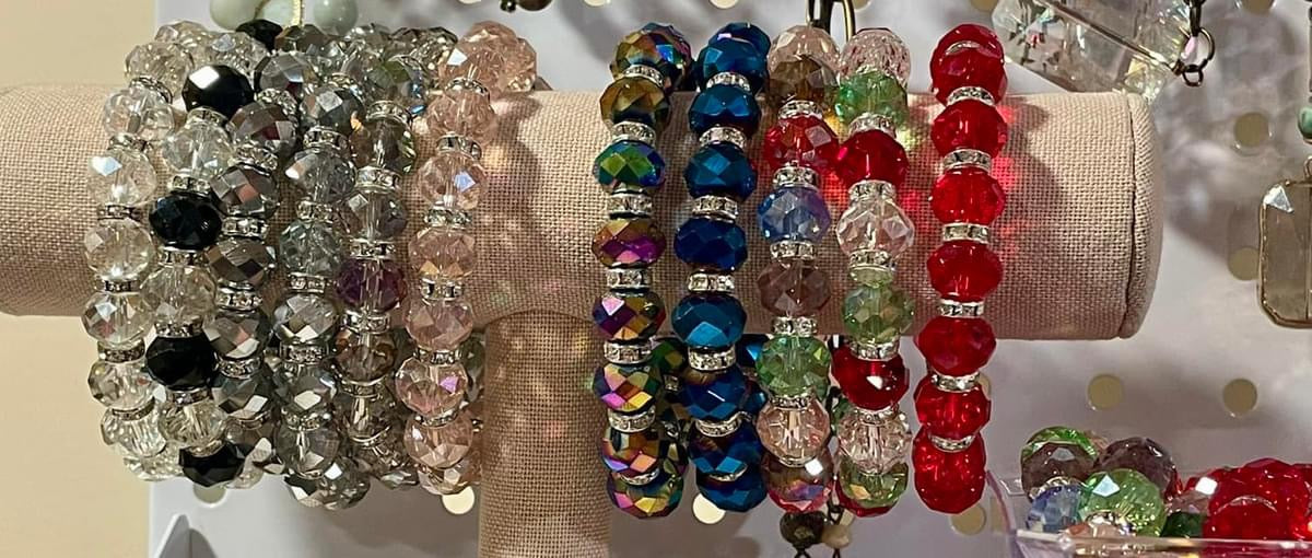 Crystal glass faceted bead (stretch) bracelet with rhinestone spacers in 11 colors